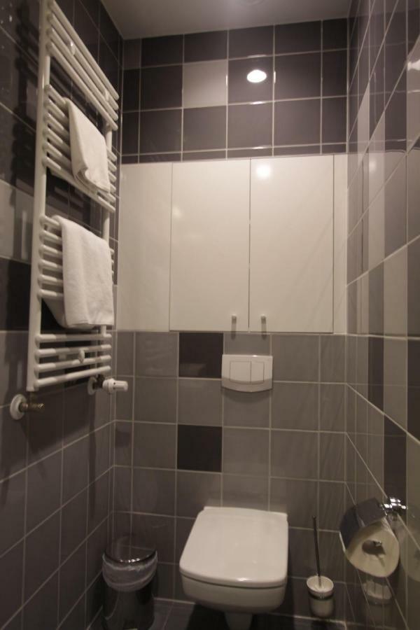 Dom Pomocy Studentom Hostel Warschau Buitenkant foto