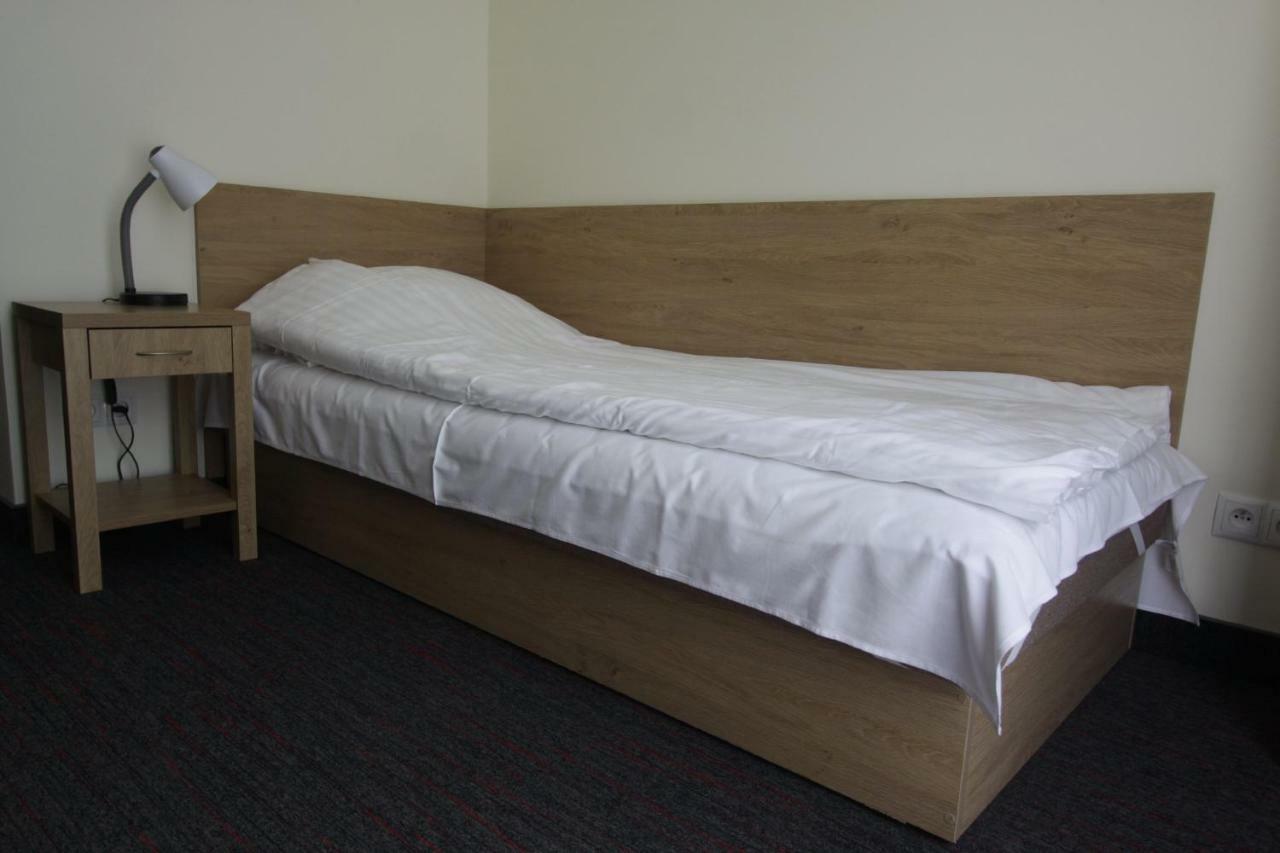 Dom Pomocy Studentom Hostel Warschau Buitenkant foto